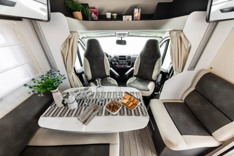 AUTOCARAVANA INTERIOR4-379-007-2048x1365