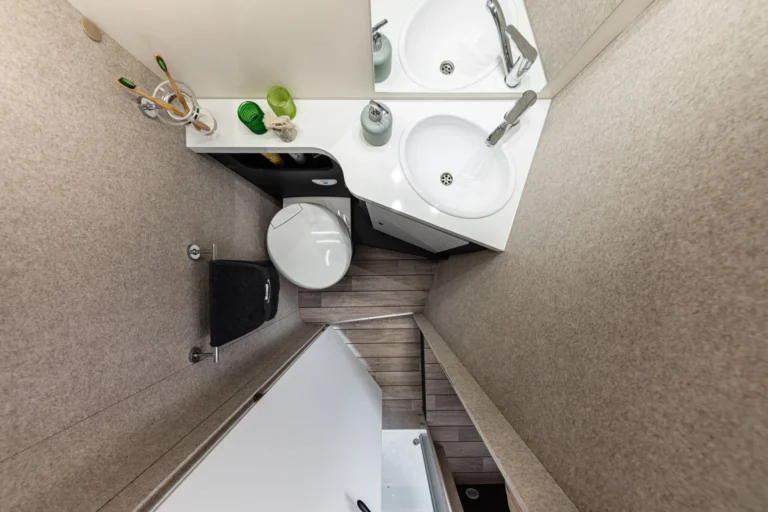 AUTOCARAVANA INTERIOR4-379-082-2048x1365